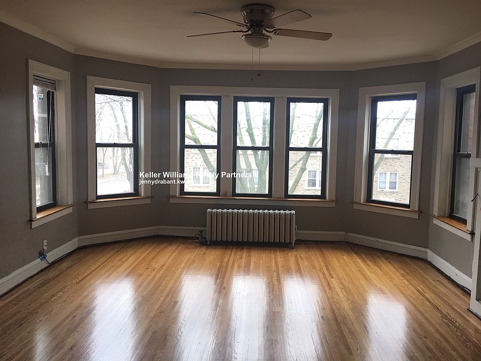 1st image of 5654 N Rockwell St #2