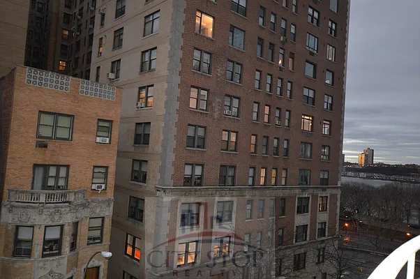 Rented by City Stop Realty | media 23