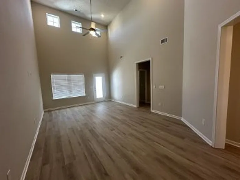1850 Madison St #306 — Photo 7