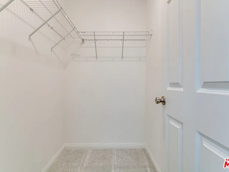 713 Daniel Freeman Cir — Photo 17