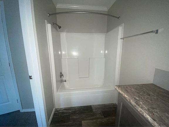 4th image of 330 Sara Ln