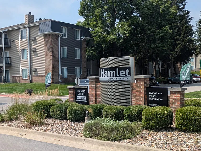 Hamlet Apartments — Photo 8