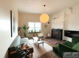 1438 A Dundas St W #B, Toronto, ON M6J 1Y6