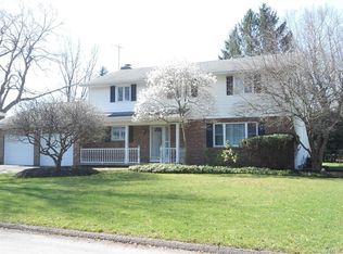 33 Woodcrest Dr, Batavia, NY 14020