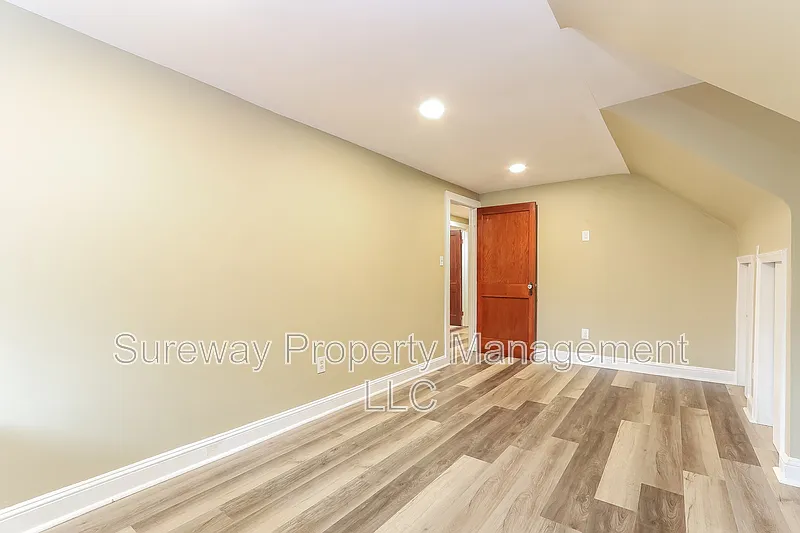 2 bed, 1.0 bath, $2,000 — Photo 3