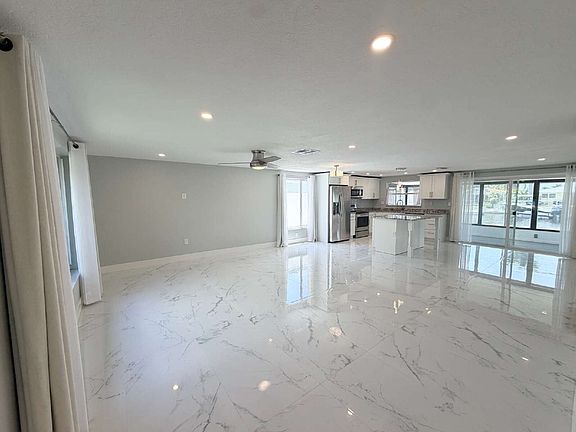 4th image of 4931A Pompano Dr