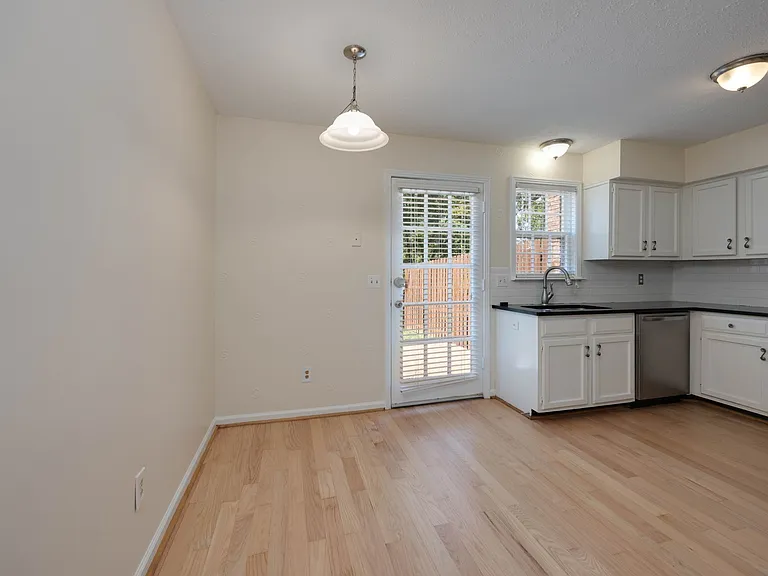 2604 Belcourt Ave #B — Photo 11