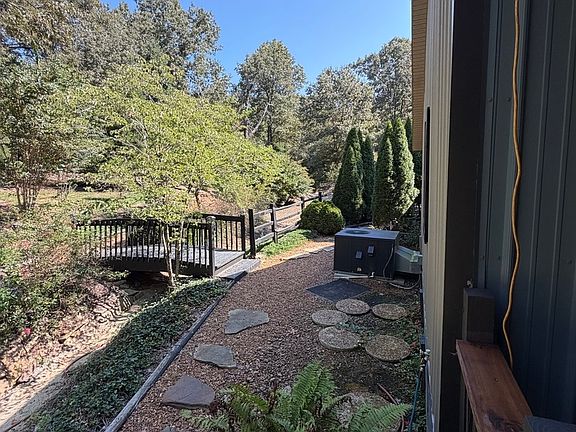 4th image of 48 Jakes Ln