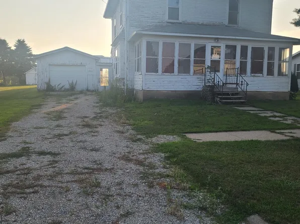 109 Oak St, Fredericksburg, IA 50630