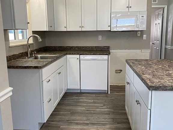 3rd image of 3749 Marion Dr