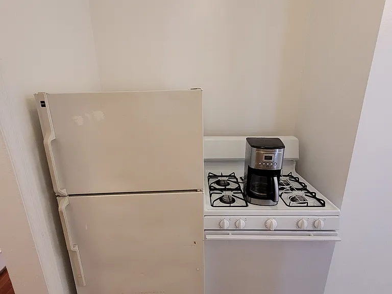Reeves Apartments — Photo 20