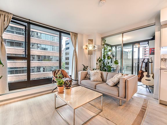 2nd image of 1133 Hornby St #906