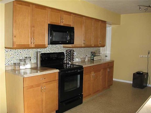 3rd image of 1474 Morrow Dr