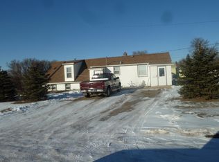 621 13th Ave SE, Jamestown, ND 58401