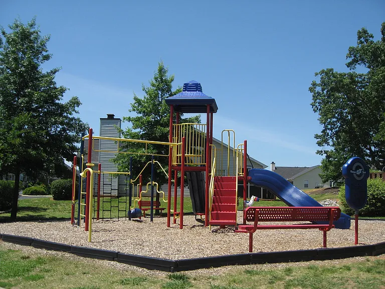 Estates at Bellwood Apartment Homes — Photo 6