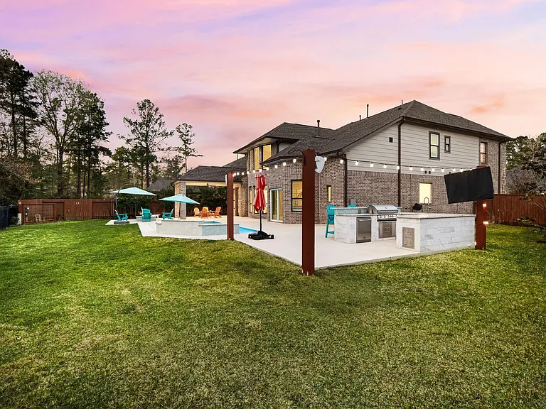 141 Bronze Bow Dr — Photo 40
