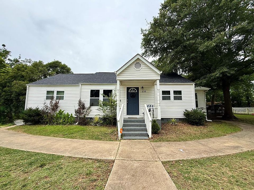 1st image of 135 Knollwood Dr