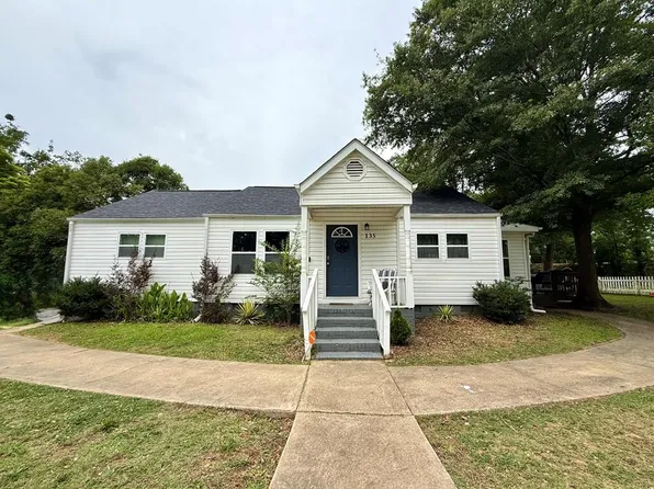 135 Knollwood Dr, Spartanburg, SC 29301
