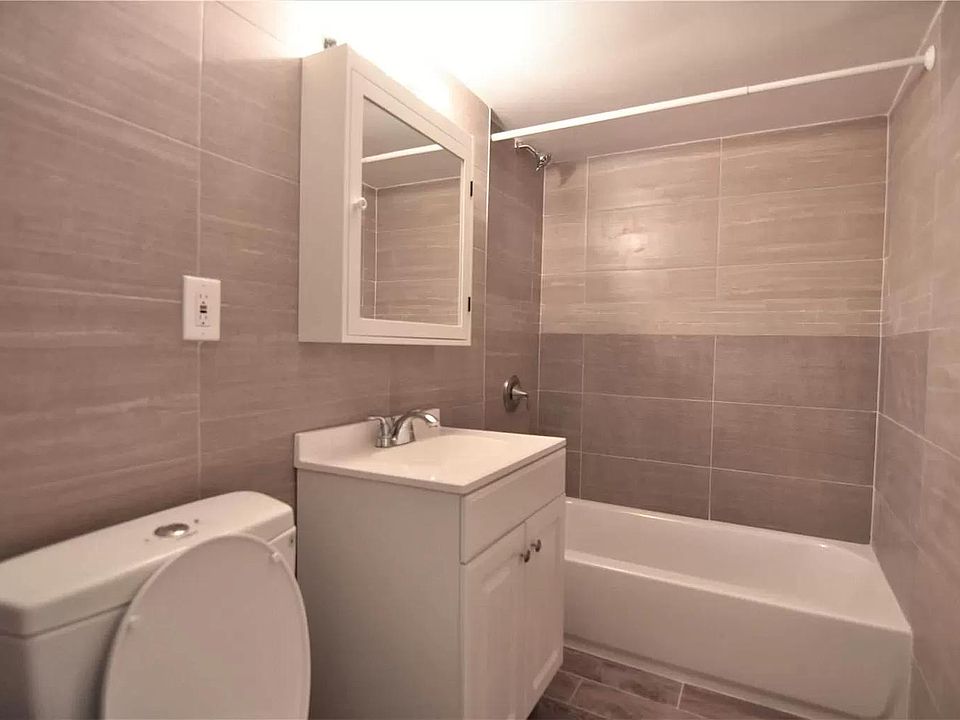 1st image of 5932 164th St #1