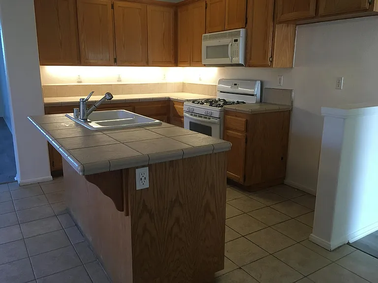 10453 Tamarisk Ave — Photo 7