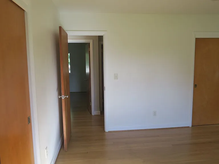 1389 Lakeside Rd — Photo 4