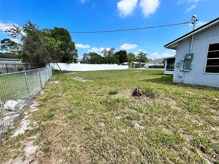 1494 Courtland Blvd — Photo 24