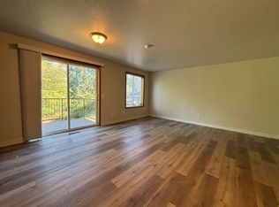 2121 & 2123 Baines Blvd, Hubbard, OR 97032