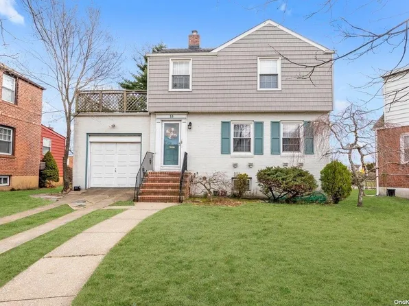 15 Elderberry Lane, Valley Stream, NY 11581