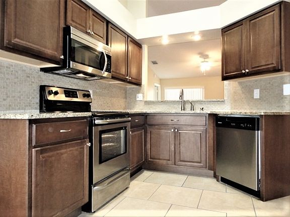 3rd image of 1227 Cressford Pl