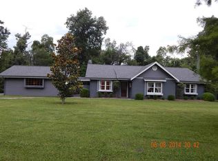 555 Greenapple Dr, Gilbertsville, KY 42044