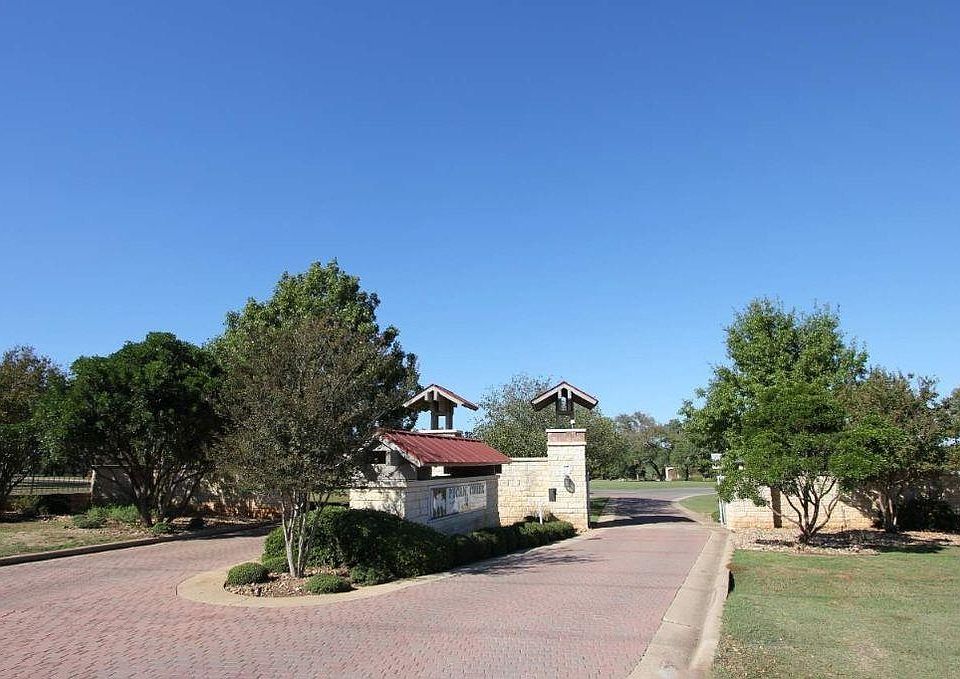1st image of 104 Edwards Circle