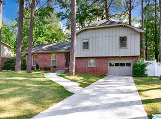 512 Hermitagewood Dr NW, Huntsville, AL 35806