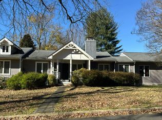 7516 Glenriddle Rd, Bethesda, MD 20817