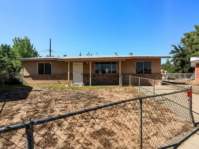 1435 Loma Hermosa Dr NW, Albuquerque, NM, 87105
