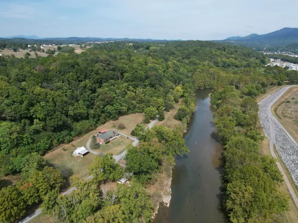 152 Keyes Mill Rd, Buena Vista, VA 24416