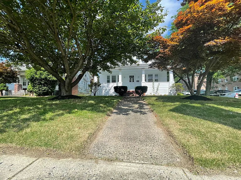 Front Yard picture from the side walk