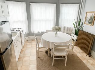 605 E Burlington St #4, Iowa City, IA 52240