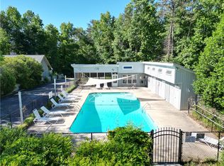 206 Cherokee Dr, Fair Play, SC 29643