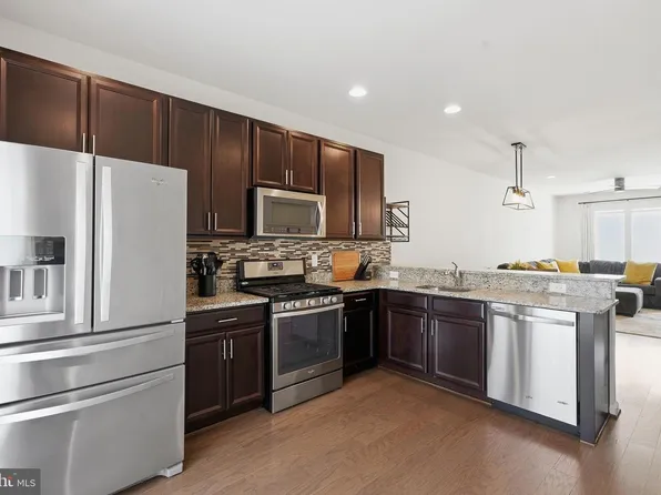 17008 Hoskins Way, Dumfries, VA 22026