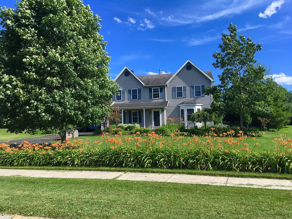 1st image of 47 Bedfordshire Dr