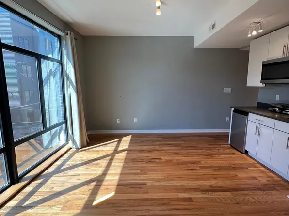 531 N Budd St, Philadelphia, PA