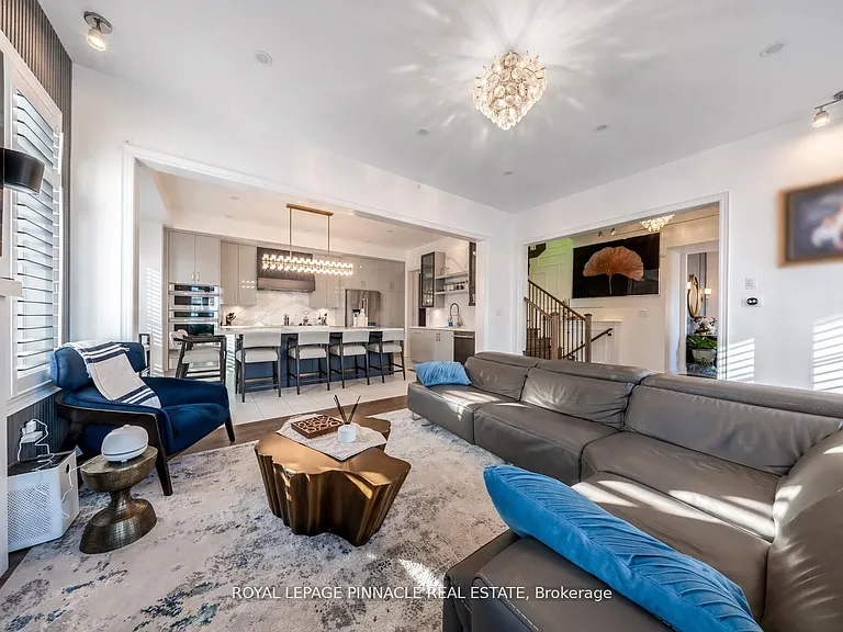1504 Yellow Rose Cir #UPPER — Photo 13