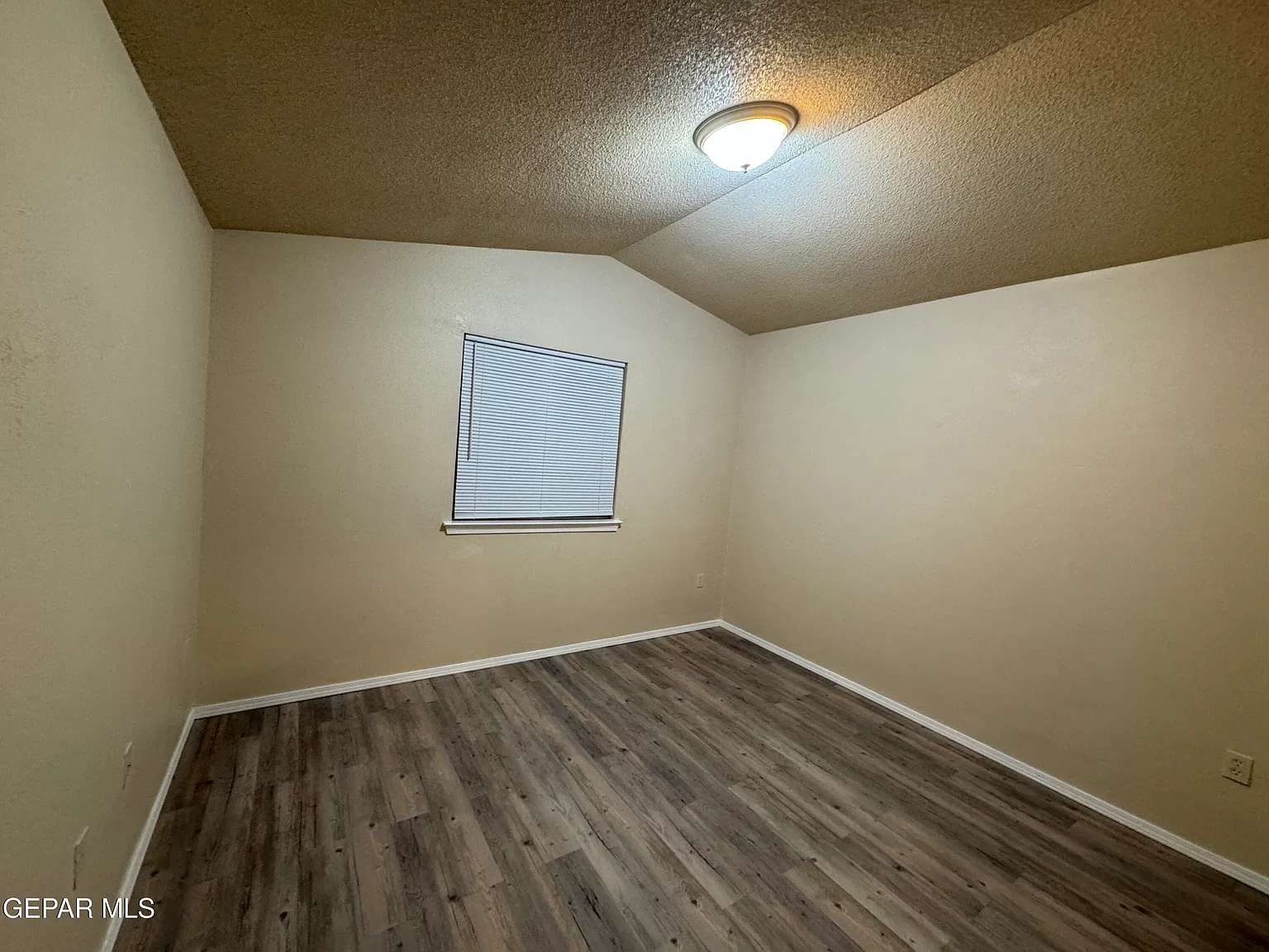 3 bed, 2.0 bath, 1508 sqft, $1,475 — Photo 3