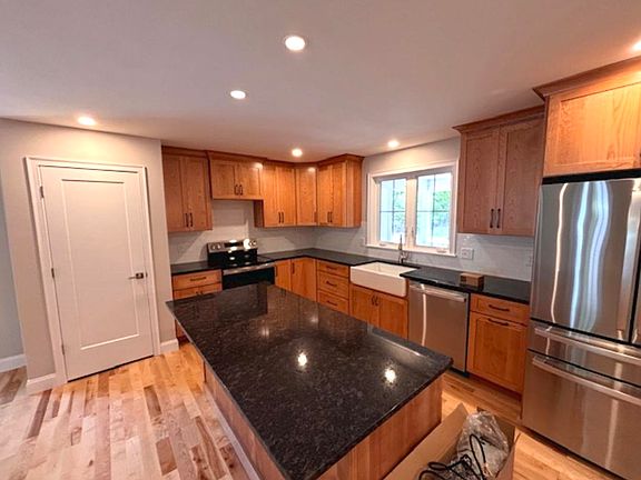 2nd image of 25 Edgewater Drive