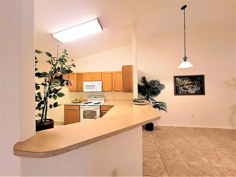 351 Del Monte Rd #B — Photo 6