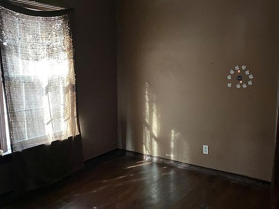 2nd image of 407 W 13th Ave