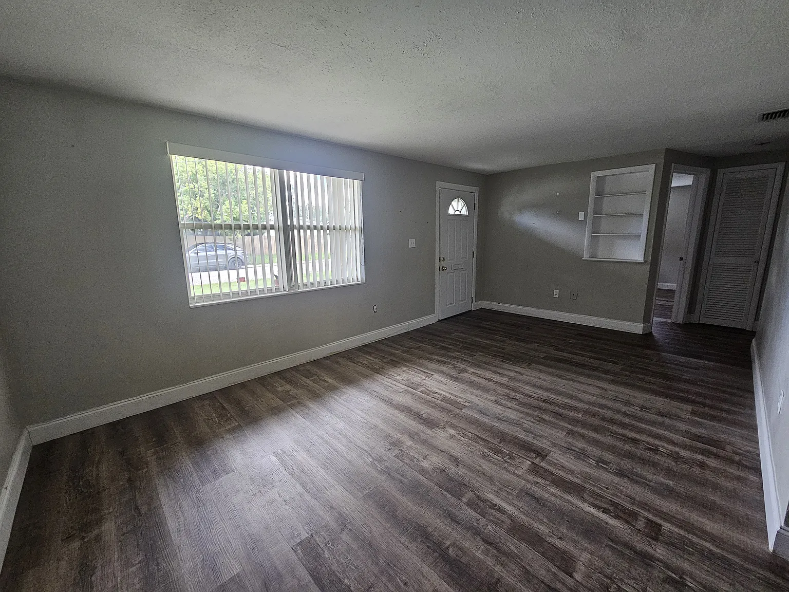 3 bed, 1100 sqft, $1,750 — Photo 2