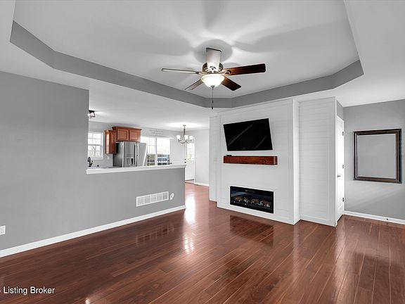 3rd image of 785 Watkins Glen Way