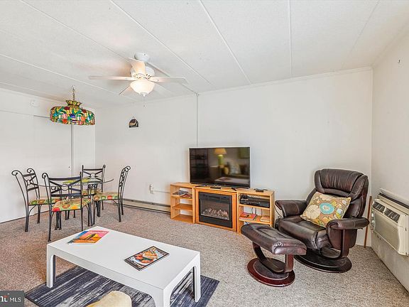 5th image of 6 126th St NW #204S