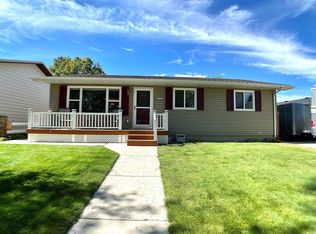 2313 8th Ave E, Williston, ND 58801